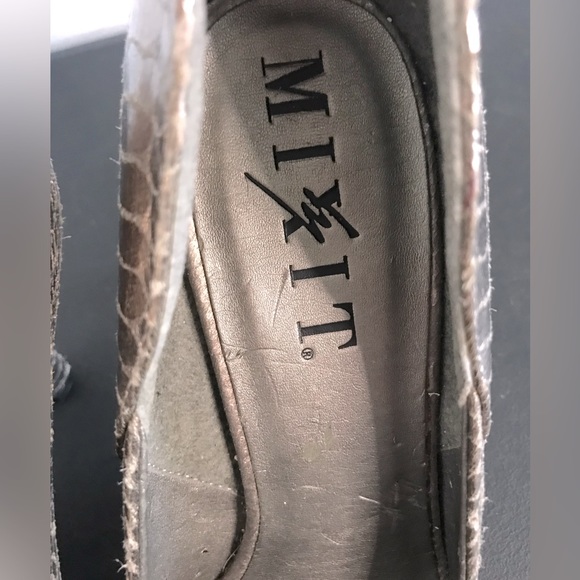 Mixit Pewter Snake “Emerald” Pumps - Picture 5 of 8